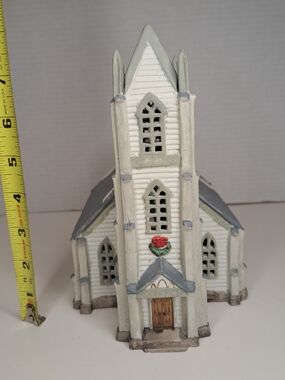 Lemax 1992 Hearthside Village St. Andrew's Church Cathedral. No box or lights.